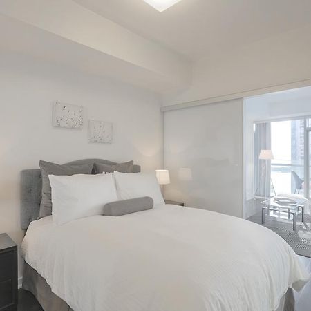 Noel Suites - York And Simcoe St. Τορόντο Εξωτερικό φωτογραφία