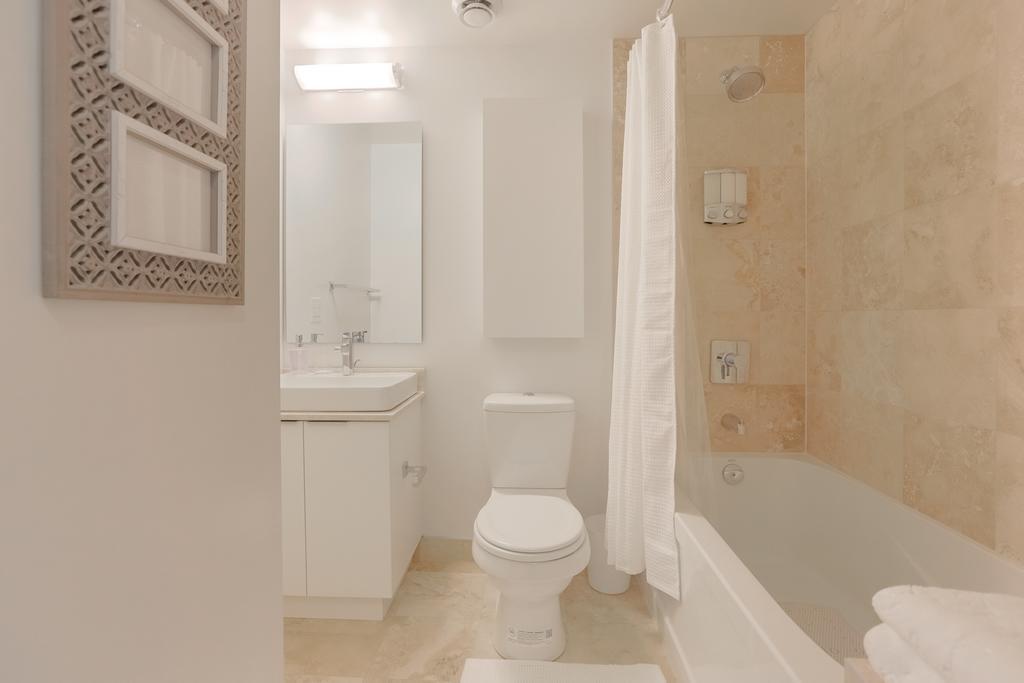 Noel Suites - York And Simcoe St. Τορόντο Εξωτερικό φωτογραφία
