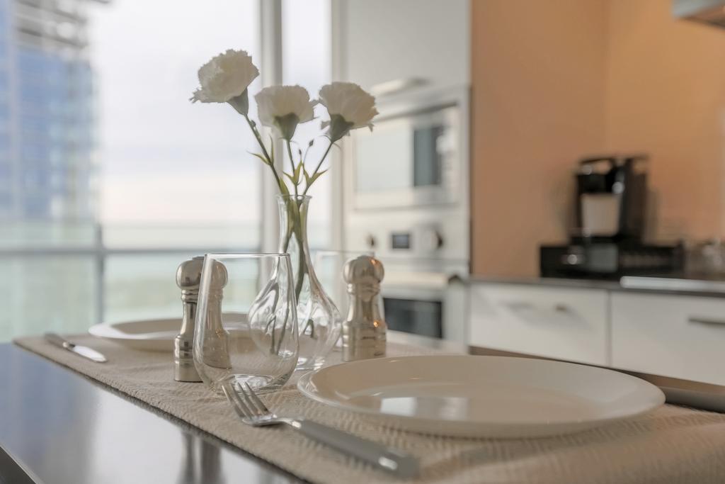 Noel Suites - York And Simcoe St. Τορόντο Εξωτερικό φωτογραφία